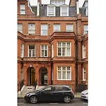 Knightsbridge Apartments
