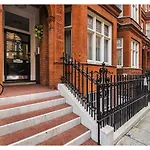 Knightsbridge Apartments