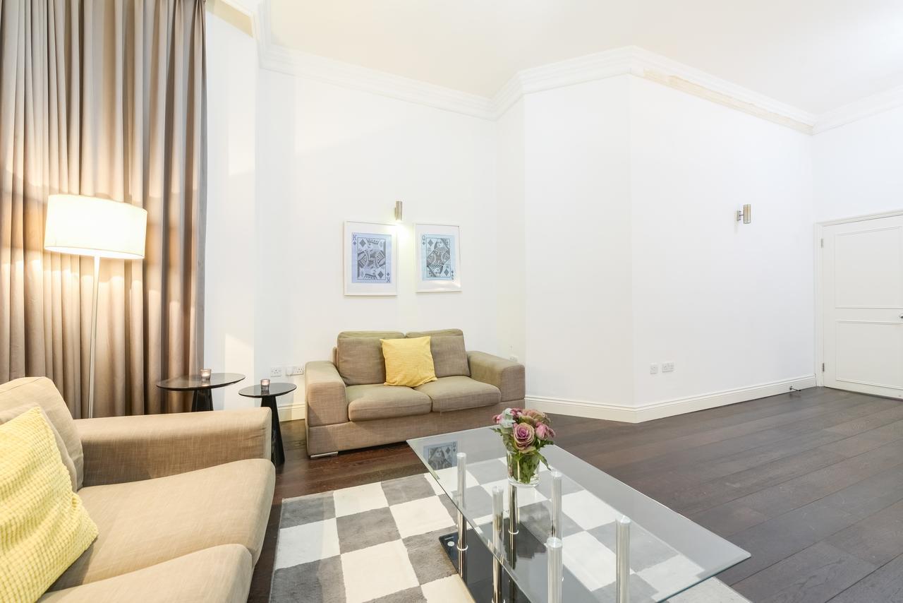 Knightsbridge Apartments *