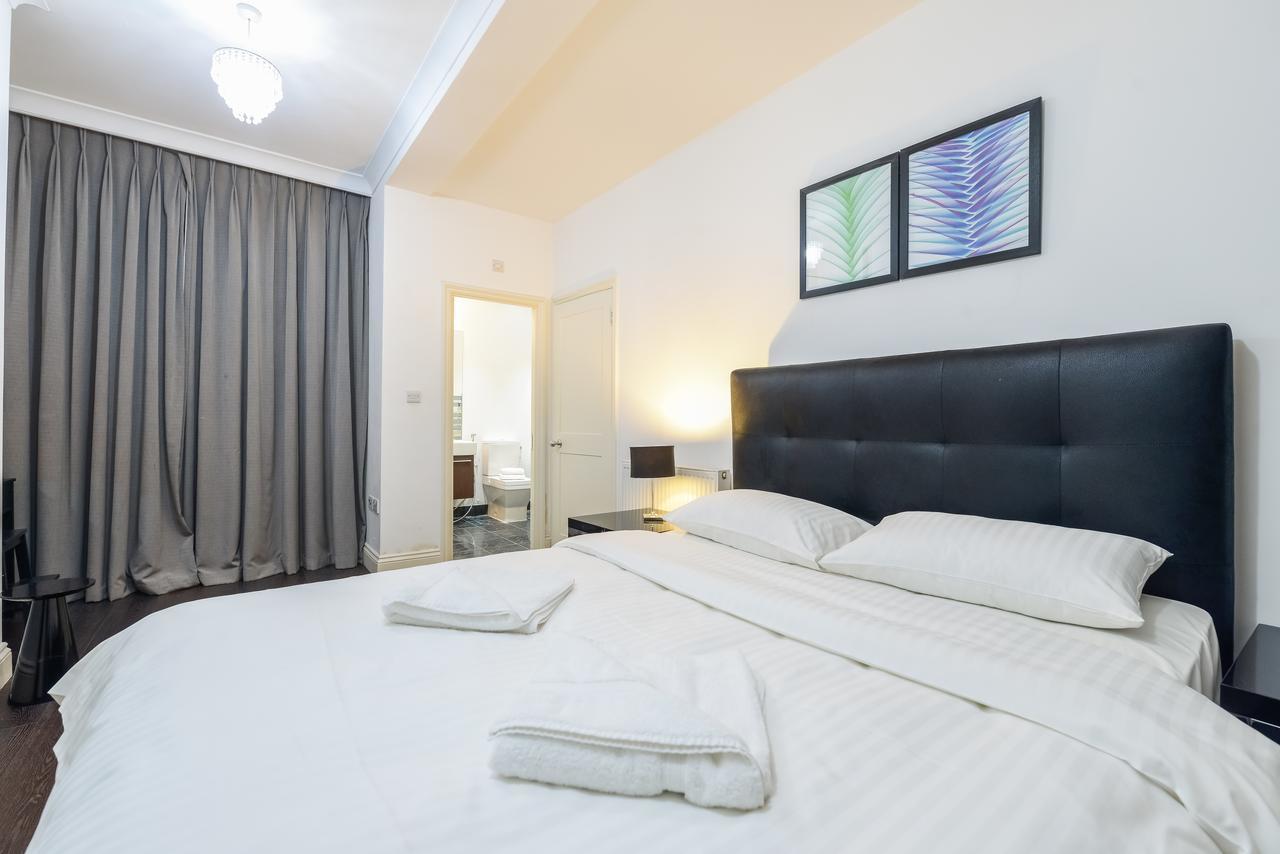 Knightsbridge Apartments *