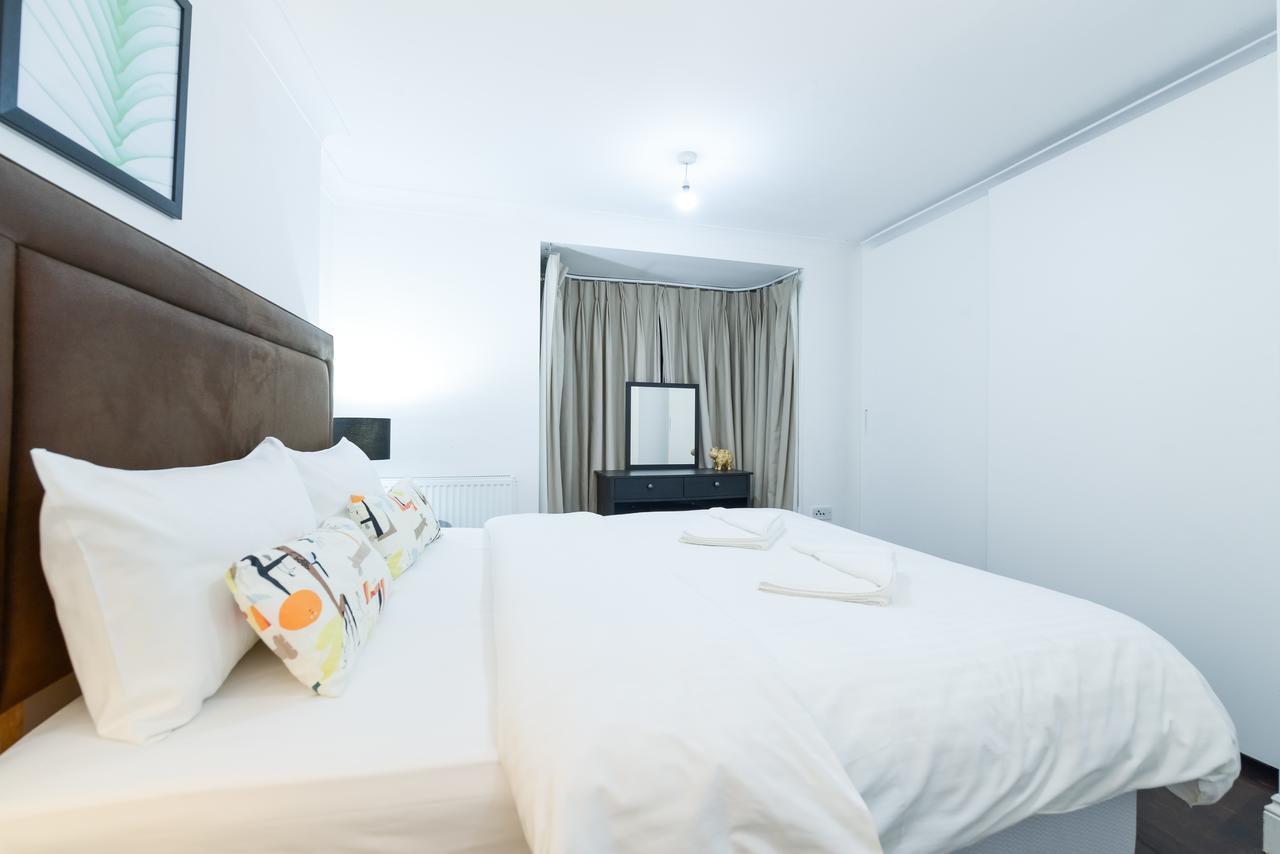 Knightsbridge Apartments *