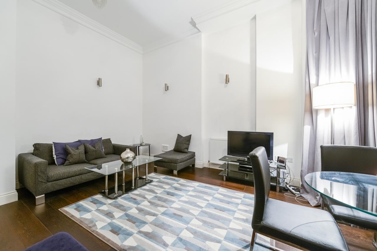 Knightsbridge Apartments *